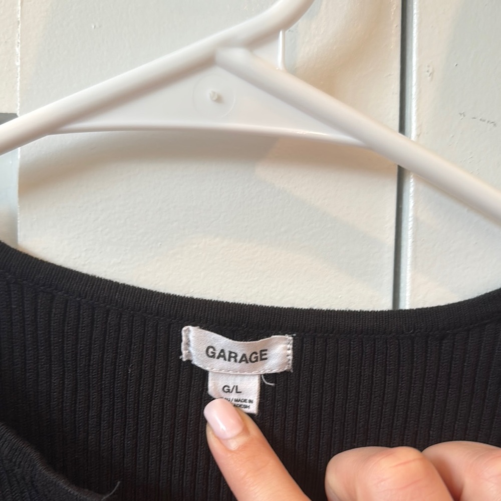 Black Ribbed Button-Up Top - Picture 2 of 4